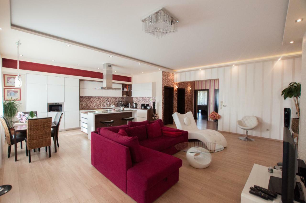 Prestige Apartment Komarno Bagian luar foto
