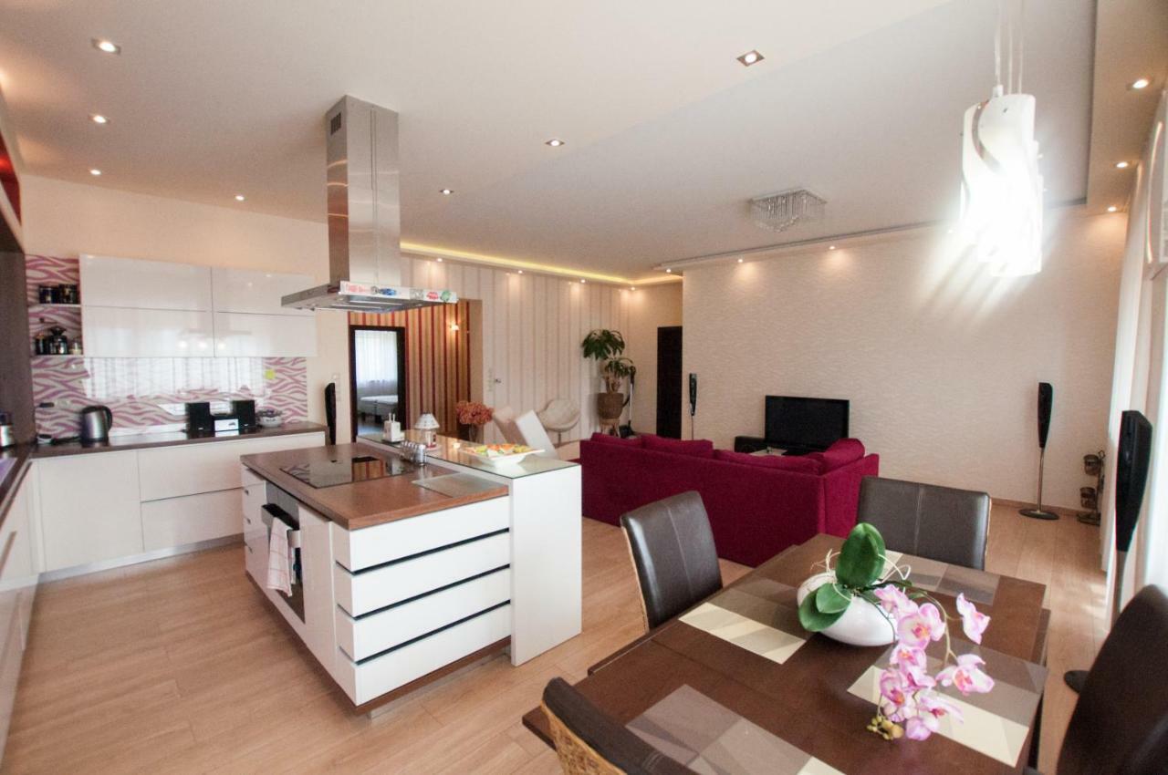 Prestige Apartment Komarno Bagian luar foto