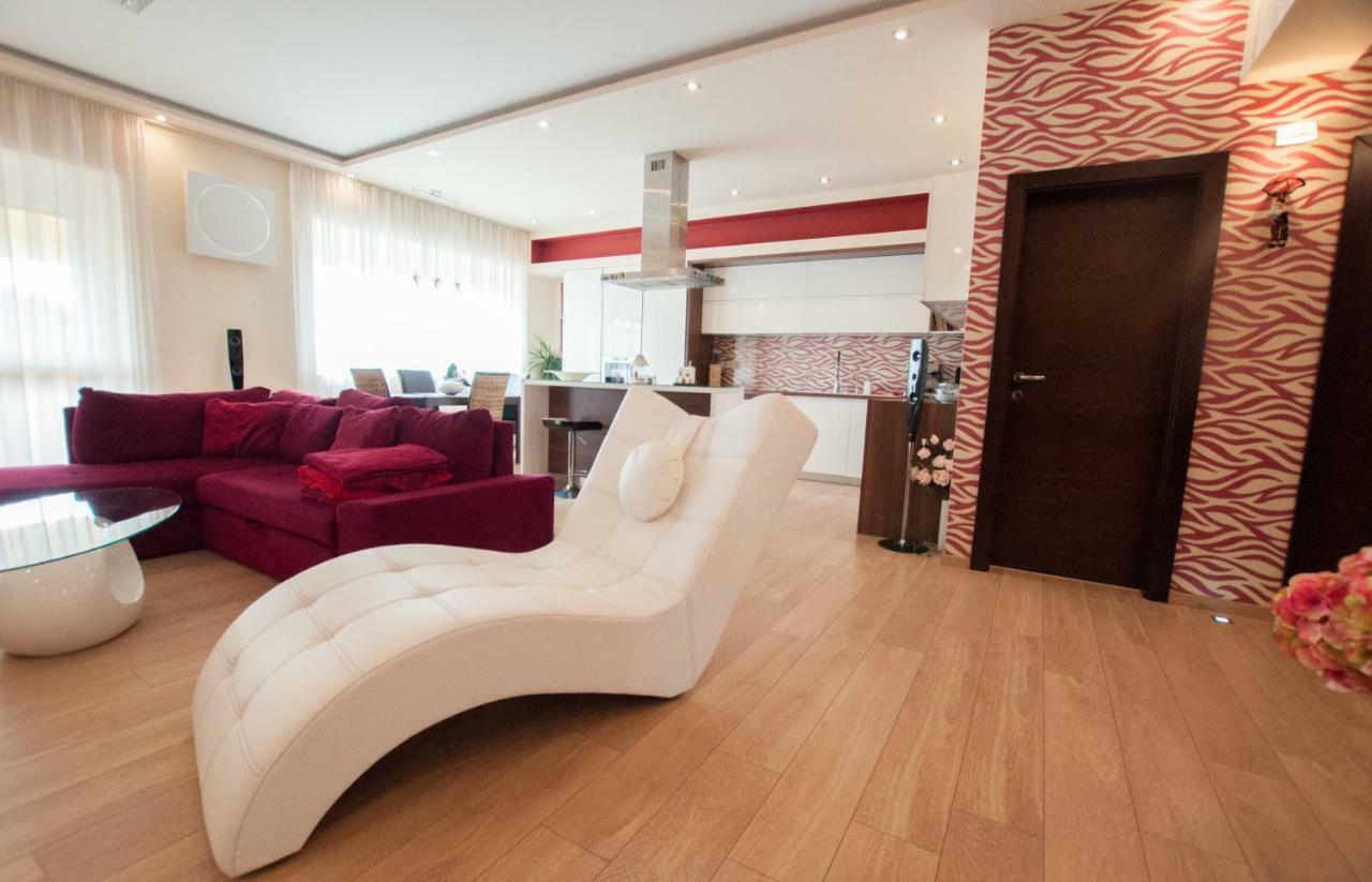 Prestige Apartment Komarno Bagian luar foto