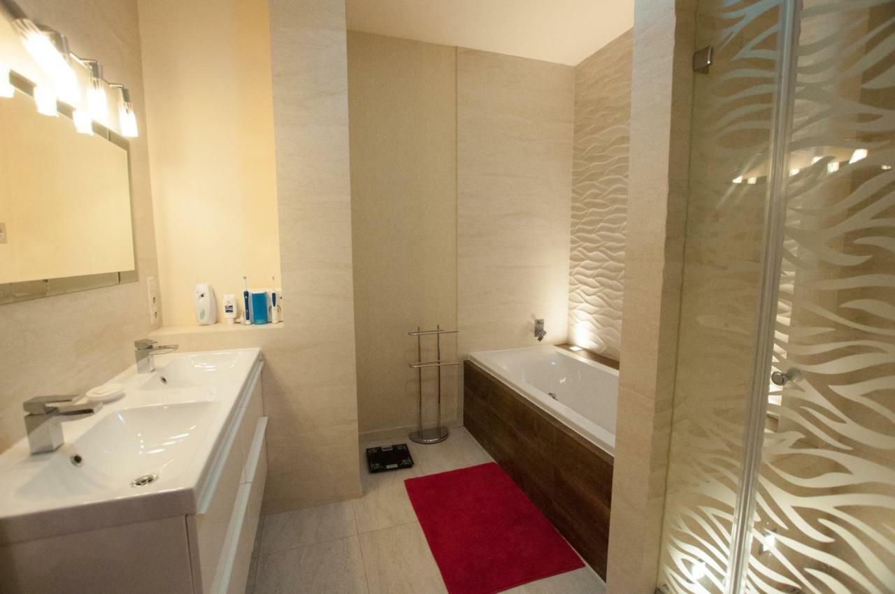 Prestige Apartment Komarno Bagian luar foto