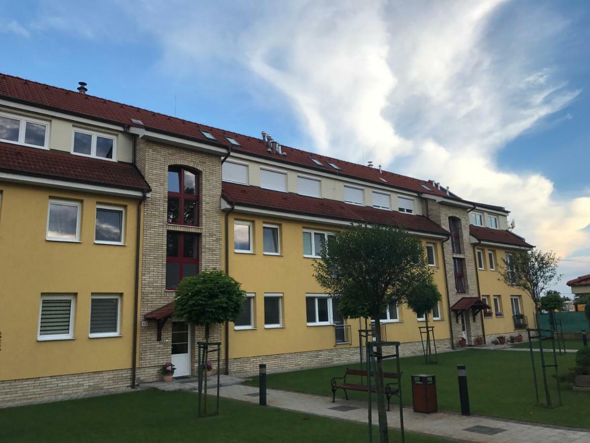Prestige Apartment Komarno Bagian luar foto